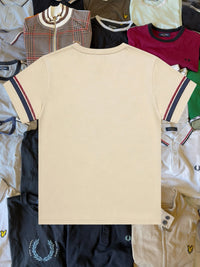 Beiges Just Casual Lonsdale London T-Shirt aus Baumwolle mit gestreiften Ärmelbündchen in Dunkelblau und Rot