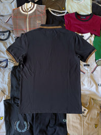 Fred Perry Polo | Schwarz / Bronze | Gr. XS