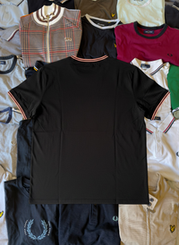 Fred Perry T-shirt | Schwarz / Rosa | Gr. L