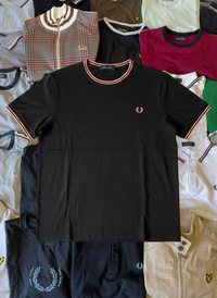 Fred Perry T-shirt | Schwarz / Rosa | Gr. L