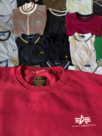 Just Casual Alpha Industries Sweatshirt in Rot mit Rundhalsausschnitt und Logo-Stickerei auf der Brust