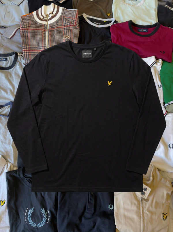 Just Casual Lyle & Scott Langarmshirt in Schwarz aus Baumwolle mit gelbem Adler-Logo auf der Brust