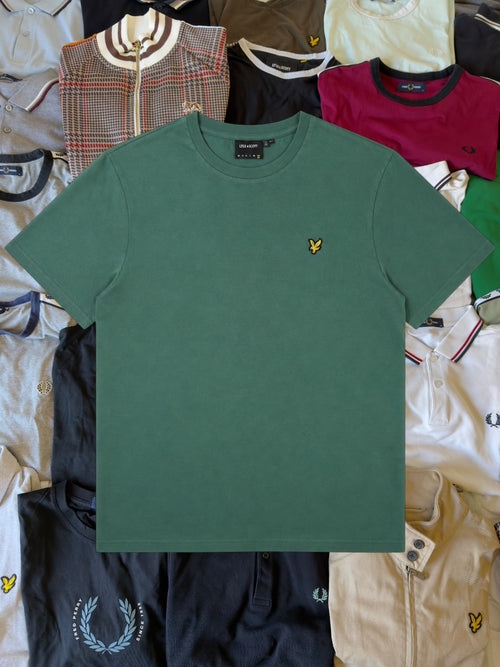 Just Casual Lyle & Scott T-Shirt in Dunkelgrün aus Baumwolle mit ikonischem Logo auf der Brust