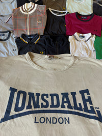 Beiges Lonsdale London T-Shirt aus Baumwolle mit dunkelblauem Logo-Print auf der Brust